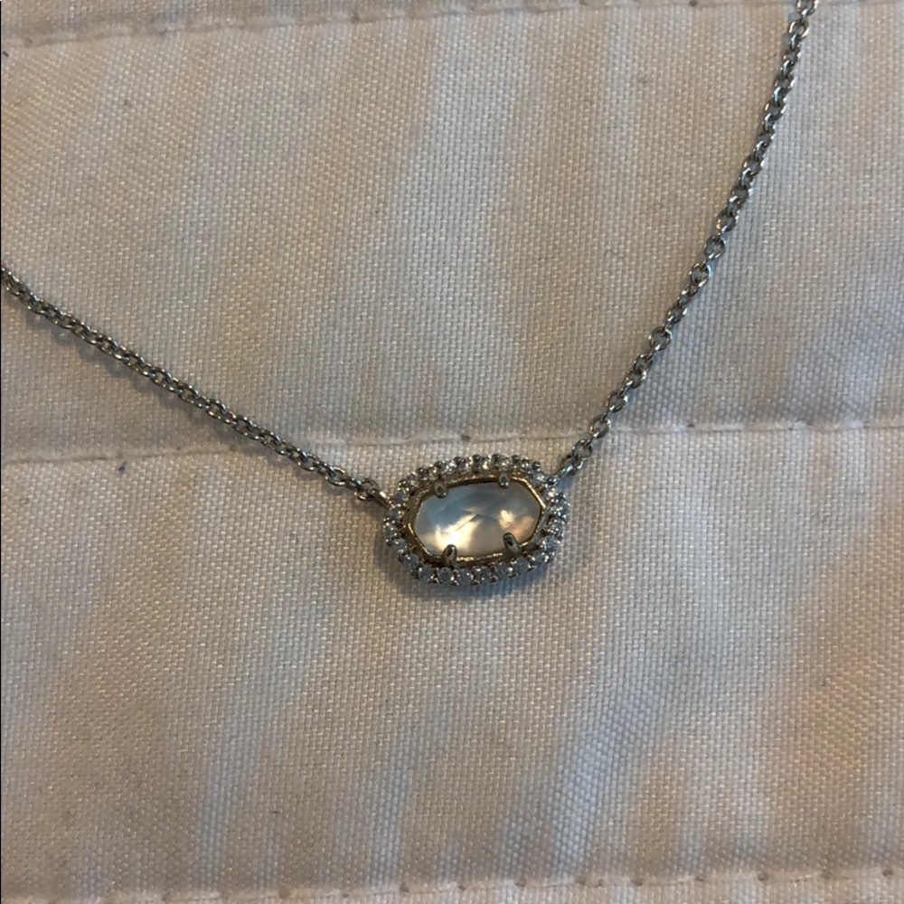 Kendra Scott necklace